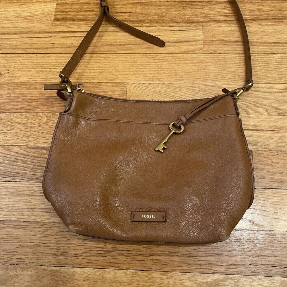 Vtg. Fossil Leather Crossbody Bag Purse Pocket Tan Carmel Brown Key Charm READ